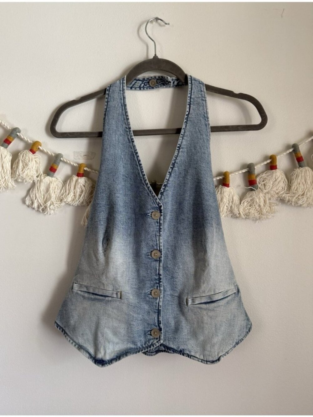 Gap Denim Halter Vest Top Light Wash Indigo Button Front Smocking Back Preppy L